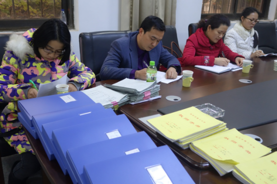 青云譜區(qū)黨委委員、區(qū)教研室主任鄒盛蓉，基教科科長廖俊，區(qū)教研室副主任廖群君一行來我校開展督導評估工作